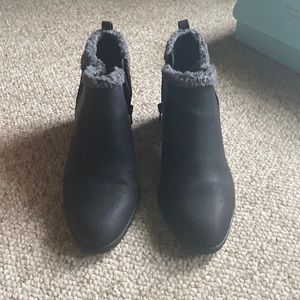 Life stride ankle booties